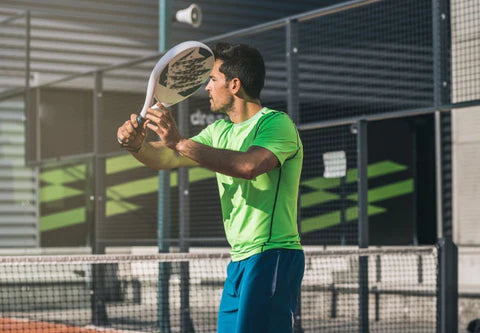 Padel vs. Paddle Tennis: Wichtige Unterschiede, die Sie kennen müssen
