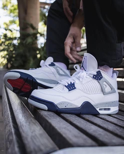 Cómo saber si unos Jordan 4 son originales: guía completa