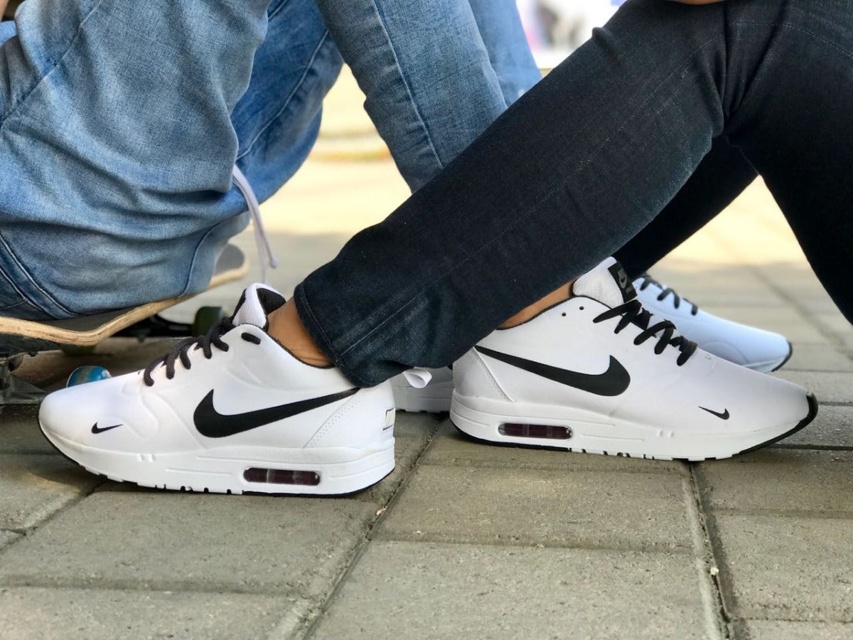 WHAT IS THE DIFFERENCE BETWEEN MEN'S AND WOMEN'S NIKE SNEAKERS? - SPORTLAND MX
