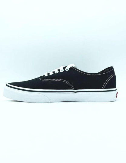 Oferta de Tenis Vans Authentic Para Dama Negro con envío gratis- SPORTLAND MX