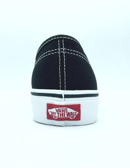 Oferta de Tenis Vans Authentic Para Dama Negro con envío gratis- SPORTLAND MX